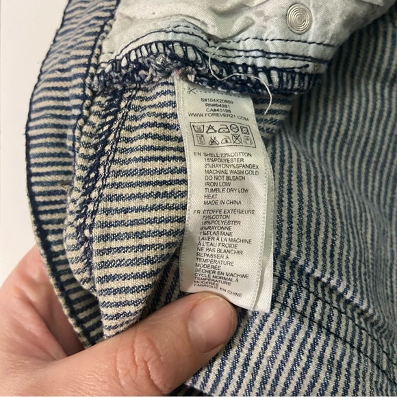 Stripped denim shorts size 11 - Picture 7 of 7